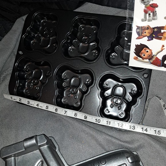 NWT-Birthday Party Baking Fun! Ice Cream Cakelettes-TRACTOR Pan-Bears Goodies - Picture 7 of 8